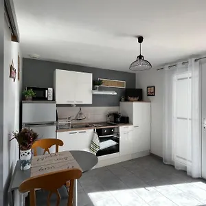Apartment Appt Calme Ensoleille Fonctionnel, Saintes-Maries-de-La-Mer